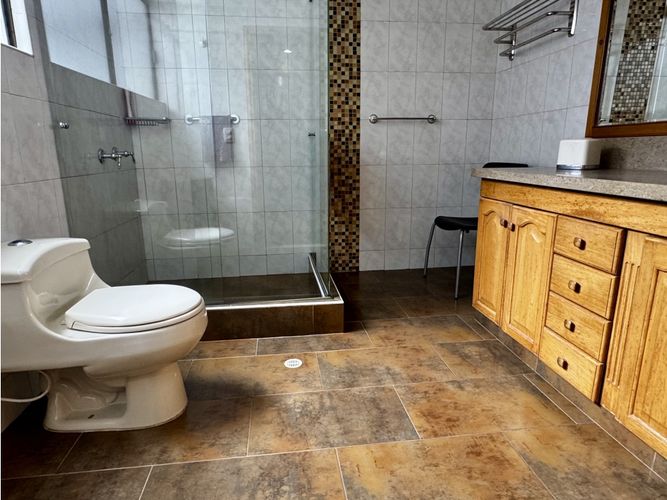 Apartamento de 3 alcobas en venta en Chicó Reservado, Bogotá, 258 m² · foto 11 de 11