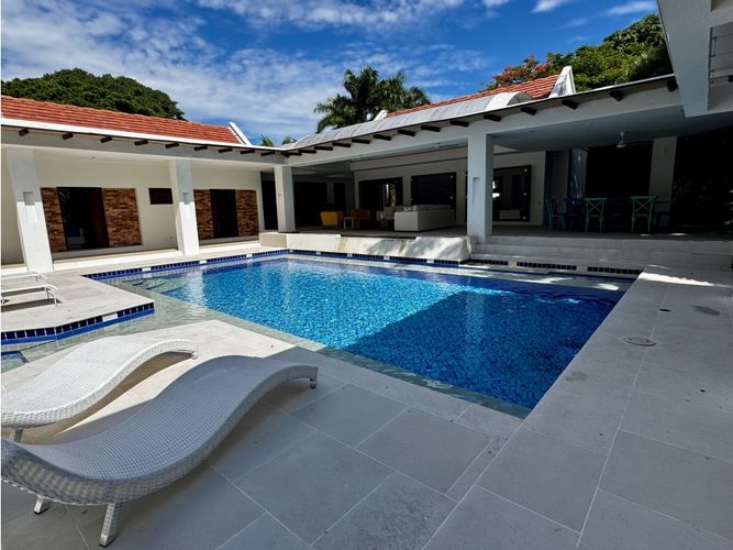 Casa de 4 alcobas en venta en Bosques De Peñalisa, Ricaurte, 435 m² · foto 2 de 24