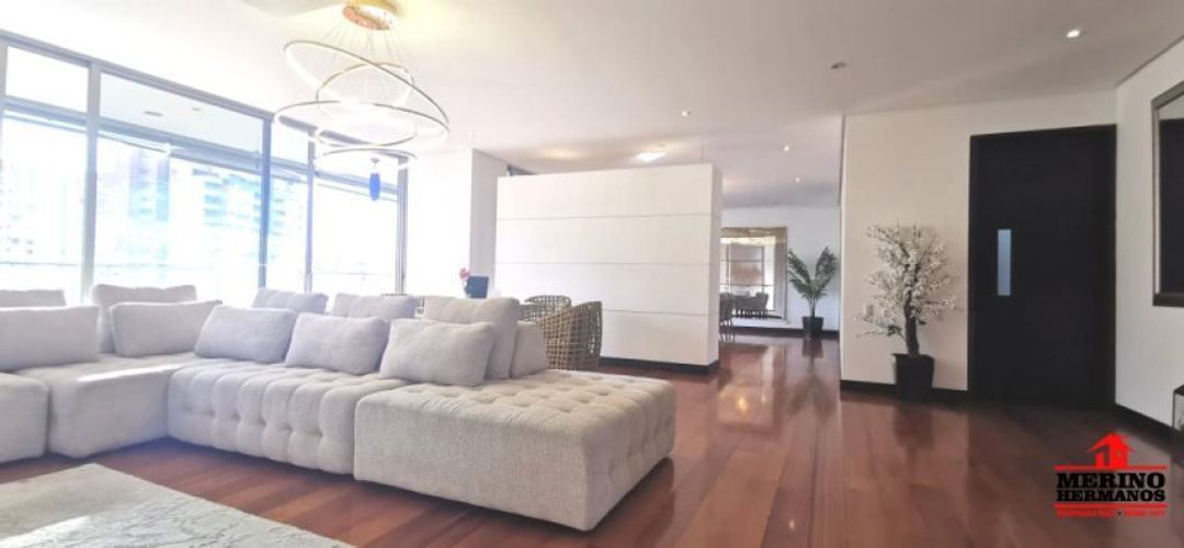 Apartamento en arriendo en El Poblado, Medellín · foto 3 de 24