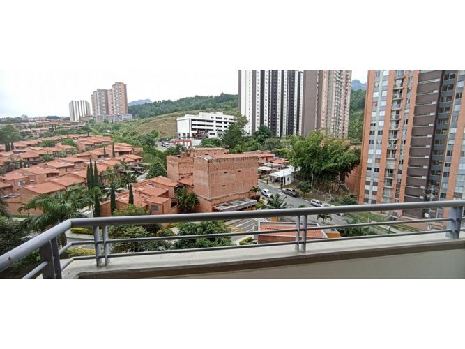Apartamento de 3 alcobas en venta en Urbanizacion Manaos, Bello, 56 m² · foto 4 de 18