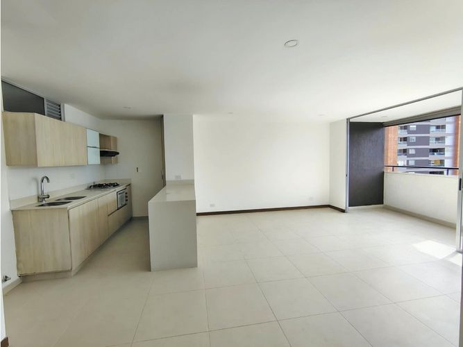 Apartamento de 3 alcobas en arriendo en Loma De Los Gonzalez, Medellín, 100 m² · foto 2 de 19
