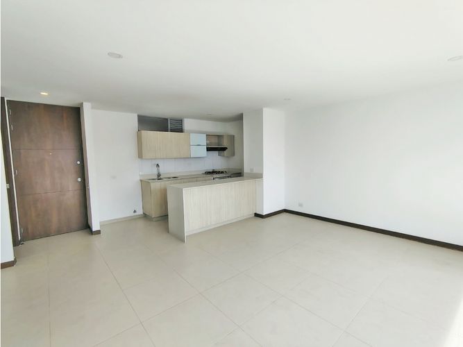 Apartamento de 3 alcobas en arriendo en Loma De Los Gonzalez, Medellín, 100 m² · foto 4 de 19