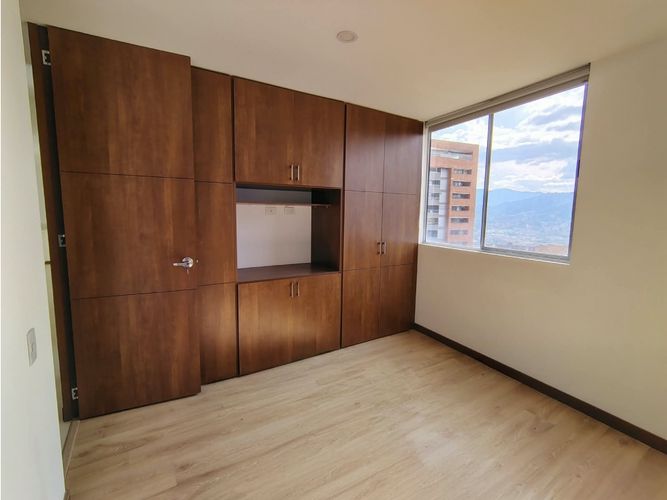 Apartamento de 3 alcobas en arriendo en Loma De Los Gonzalez, Medellín, 100 m² · foto 12 de 19