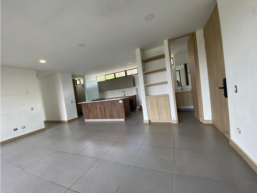 Apartamento en arriendo en El Tesoro, Medellín · foto 2 de 24