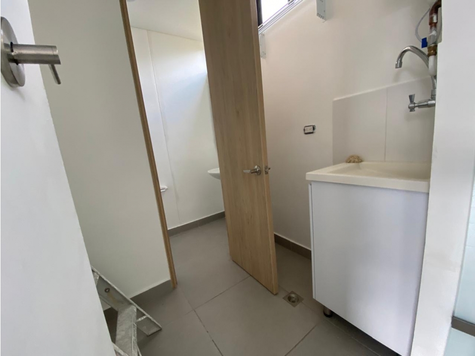 Apartamento en arriendo en El Tesoro, Medellín · foto 6 de 24
