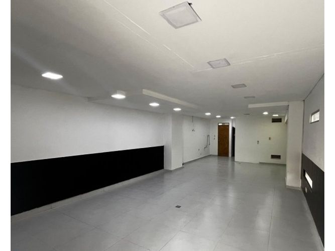 Local en arriendo en El Nogal-Los Almendros, Medellín, 54 m² · foto 2 de 6