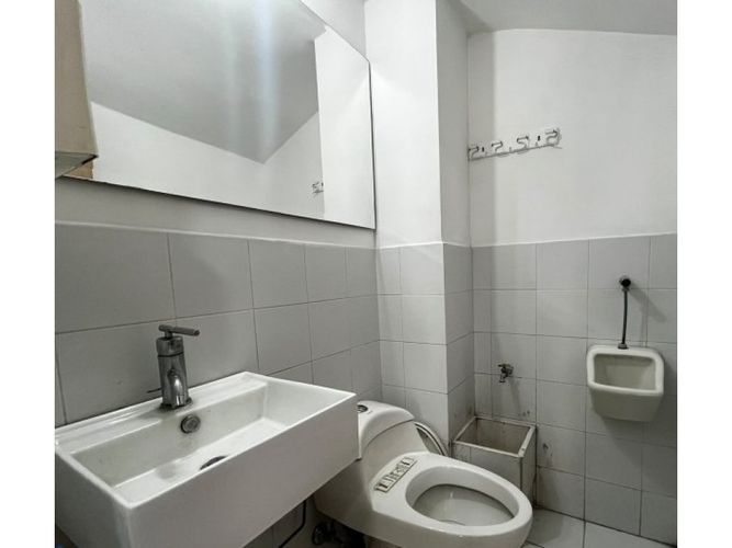 Local en arriendo en El Nogal-Los Almendros, Medellín, 54 m² · foto 4 de 6