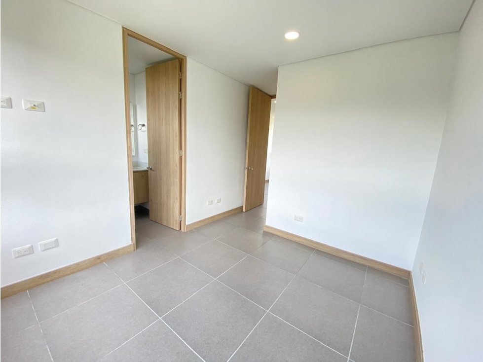 Apartamento en arriendo en El Tesoro, Medellín · foto 22 de 24