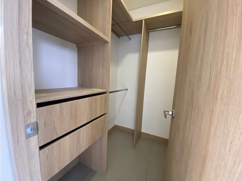 Apartamento en arriendo en El Tesoro, Medellín · foto 23 de 24