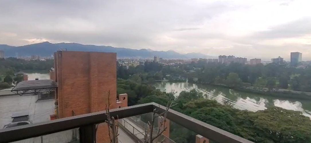 Apartamento de 5 alcobas en venta en Club De Los Lagartos, Bogotá, 384 m² · foto 2 de 24
