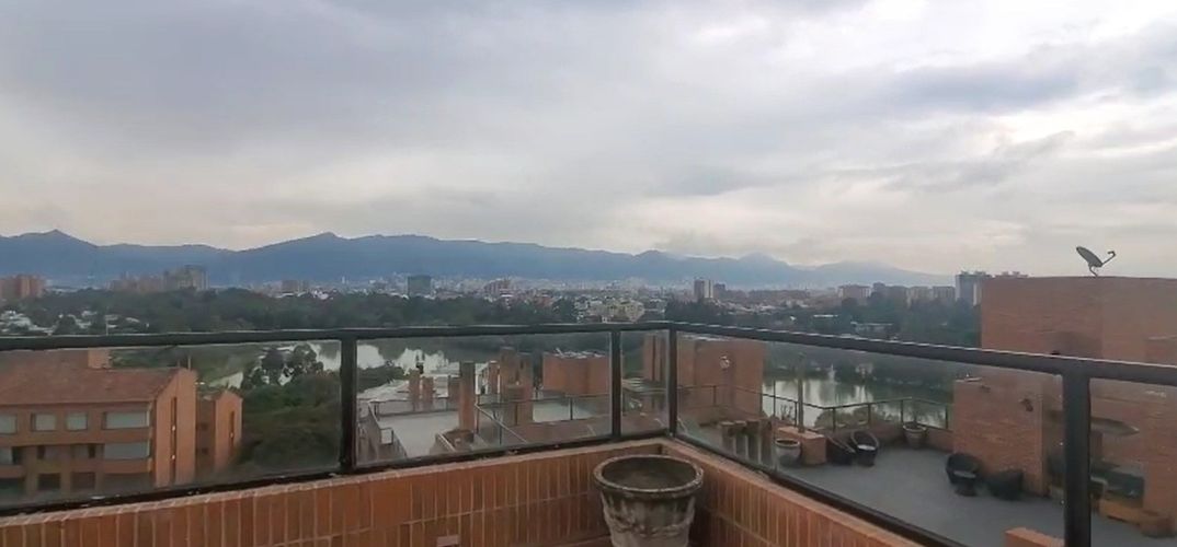 Apartamento de 5 alcobas en venta en Club De Los Lagartos, Bogotá, 384 m² · foto 6 de 24