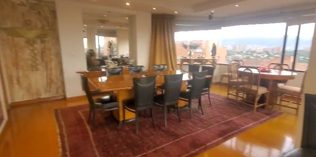 Apartamento de 5 alcobas en venta en Club De Los Lagartos, Bogotá, 384 m² · foto 10 de 24