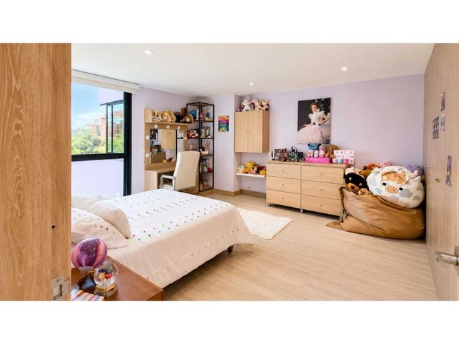 Apartamento de 3 alcobas en venta en Los Balsos, Medellín, 255 m² · foto 16 de 22