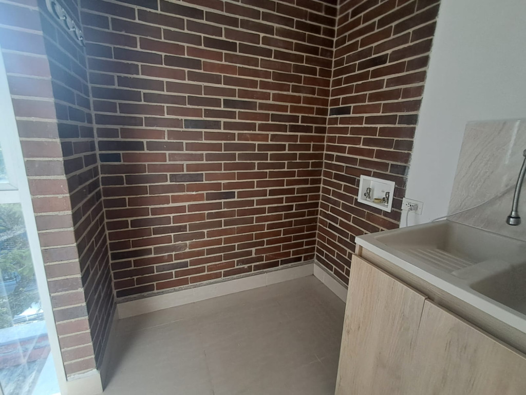 Apartamento en arriendo en La Castellana, Medellín · foto 5 de 16
