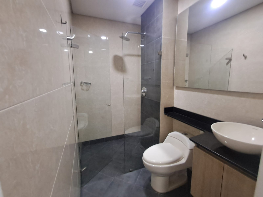 Apartamento en arriendo en La Castellana, Medellín · foto 10 de 16