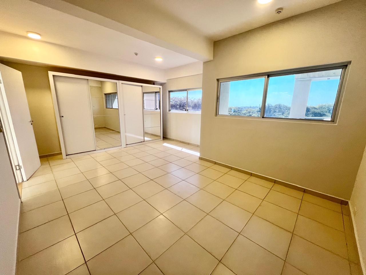 En Venta Amplio Departamento en Asunción V219 — foto 3