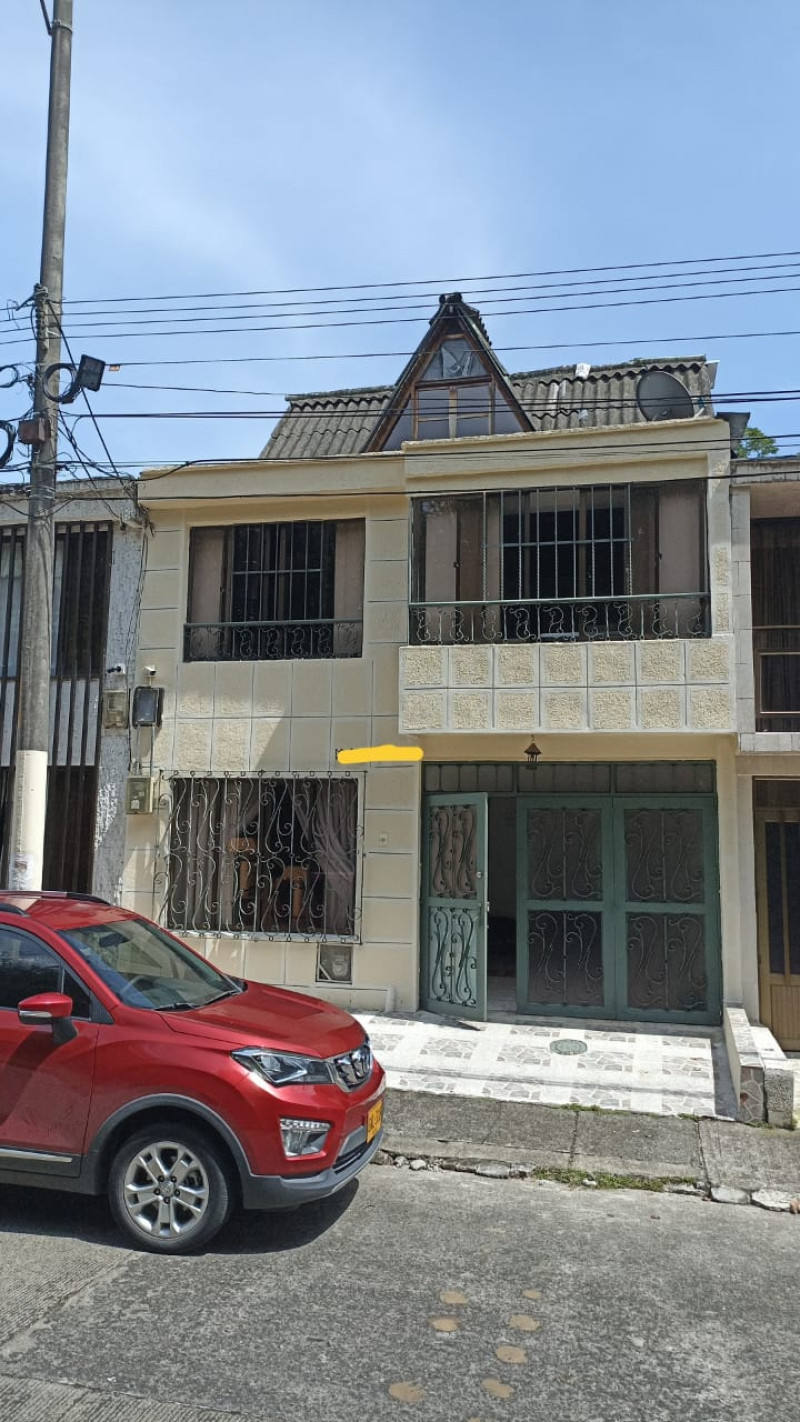 Casa en venta en Los Corales, Pereira · foto 2 de 12