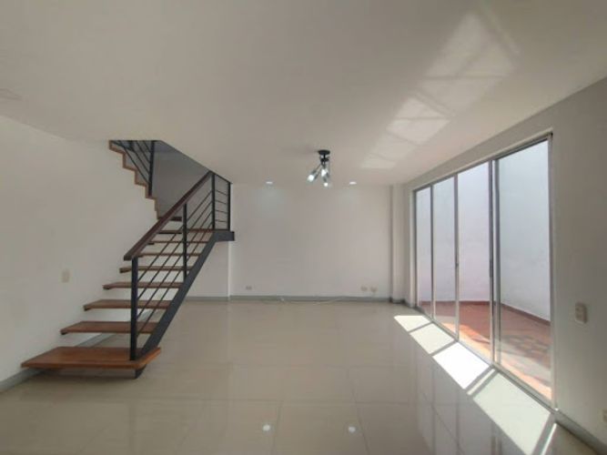 Casa en venta en Loma De San Jose, Sabaneta, 217 m² · foto 3 de 22