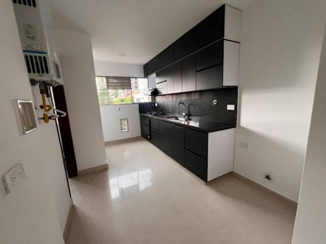 Apartamento de 3 alcobas en arriendo en La Frontera, Medellín, 165 m² · foto 2 de 18