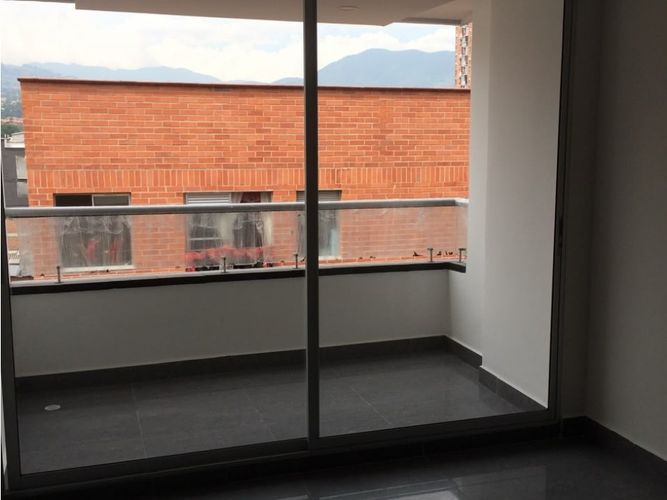 Apartamento de 3 alcobas en venta en Holanda, Sabaneta, 75 m² · foto 13 de 24