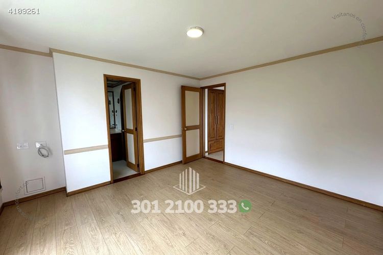 Apartamento de 3 alcobas en arriendo en Los Balsos, Medellín, 140 m² · foto 22 de 24