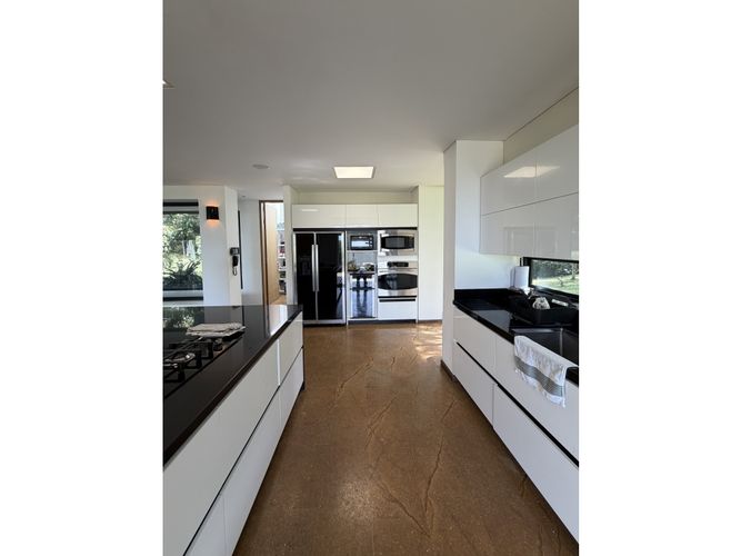 Casa de 5 alcobas en venta en Llano Grande, Rionegro, 700 m² · foto 4 de 23