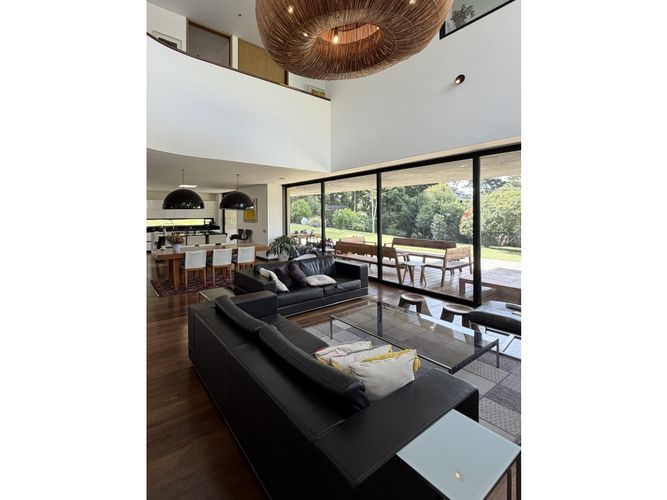 Casa de 5 alcobas en venta en Llano Grande, Rionegro, 700 m² · foto 5 de 23