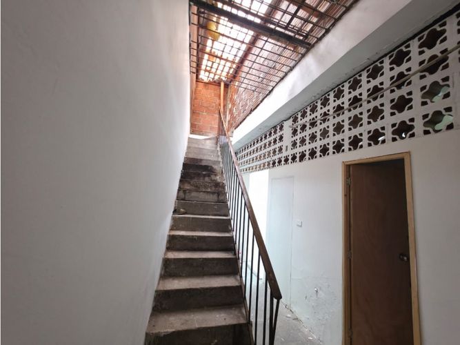Bodega en arriendo en Bombona No.1, Medellín, 200 m² · foto 8 de 15