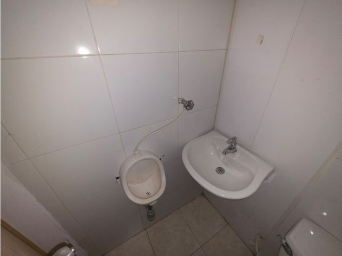 Bodega en arriendo en Bombona No.1, Medellín, 200 m² · foto 12 de 15