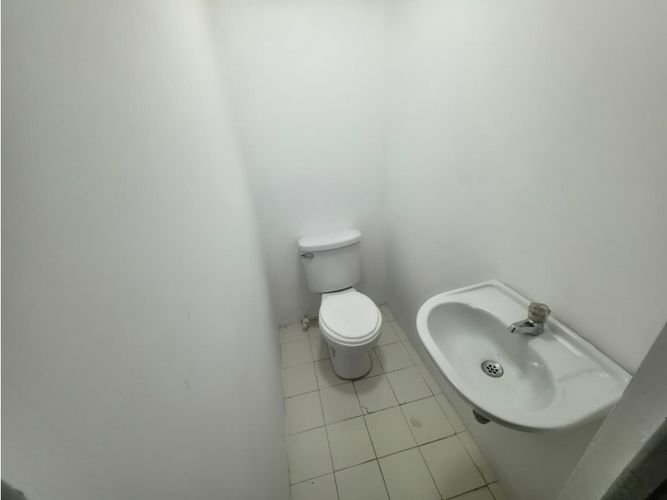 Bodega en arriendo en Bombona No.1, Medellín, 200 m² · foto 14 de 15
