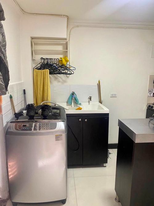 Apartaestudio en venta en Los Colores, Medellín, 28 m² · foto 3 de 9