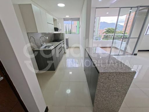 Apartamento de 2 alcobas en arriendo en El Esmeraldal, Envigado, 79 m² · foto 1 de 15