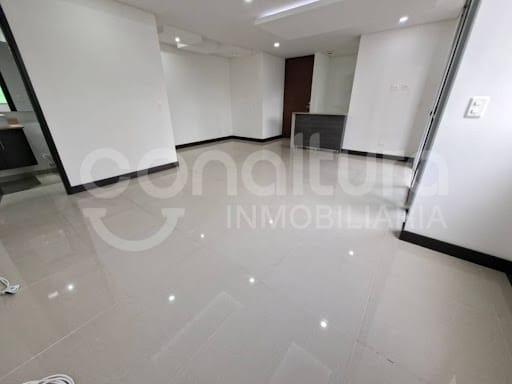 Apartamento de 2 alcobas en arriendo en El Esmeraldal, Envigado, 79 m² · foto 3 de 15
