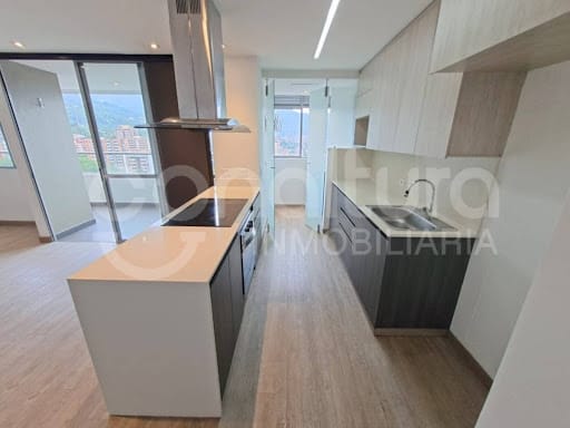 Apartamento de 2 alcobas en arriendo en El Esmeraldal, Envigado, 82 m² · foto 2 de 18