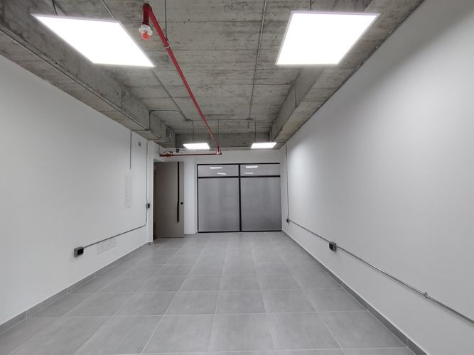 Oficina en arriendo en El Tesoro, Medellín, 35 m² · foto 4 de 8