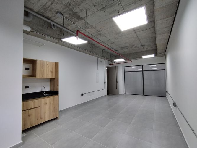 Oficina en arriendo en El Tesoro, Medellín, 35 m² · foto 5 de 8