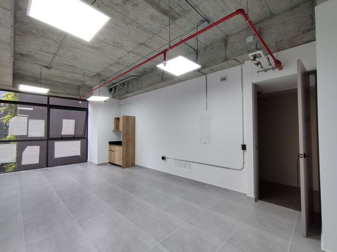 Oficina en arriendo en El Tesoro, Medellín, 35 m² · foto 6 de 8
