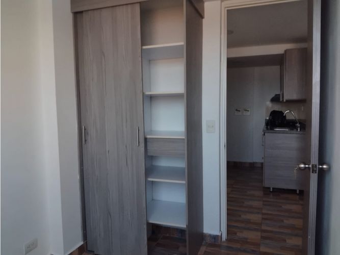 Apartamento en arriendo en Pajarito, Medellín, 52 m² · foto 2 de 16