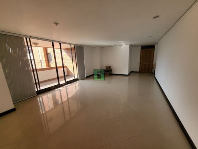 Apartamento de 3 alcobas en arriendo en Los Balsos, Medellín, 141 m² · foto 6 de 24