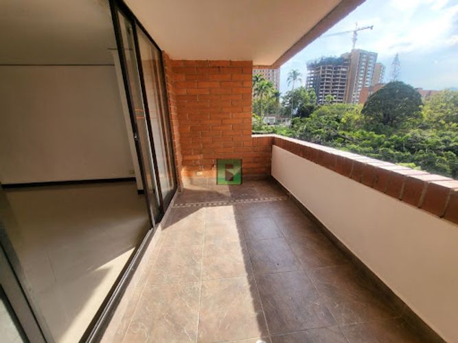 Apartamento de 3 alcobas en arriendo en Los Balsos, Medellín, 141 m² · foto 7 de 24