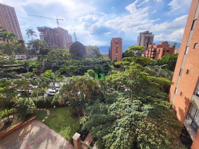 Apartamento de 3 alcobas en arriendo en Los Balsos, Medellín, 141 m² · foto 9 de 24