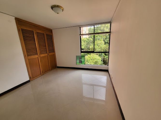 Apartamento de 3 alcobas en arriendo en Los Balsos, Medellín, 141 m² · foto 13 de 24