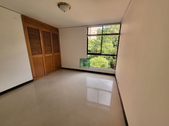 Apartamento de 3 alcobas en arriendo en Los Balsos, Medellín, 141 m² · foto 14 de 24