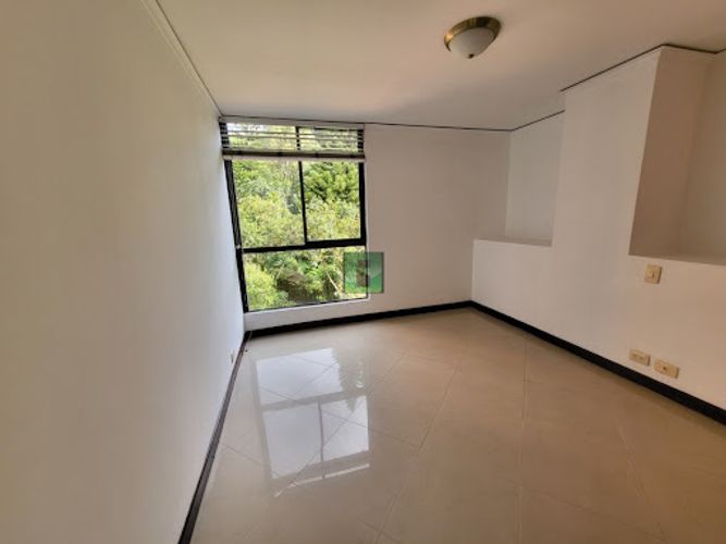 Apartamento de 3 alcobas en arriendo en Los Balsos, Medellín, 141 m² · foto 15 de 24