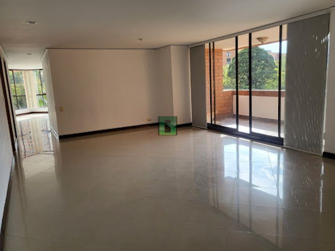 Apartamento de 3 alcobas en arriendo en Los Balsos, Medellín, 141 m² · foto 16 de 24