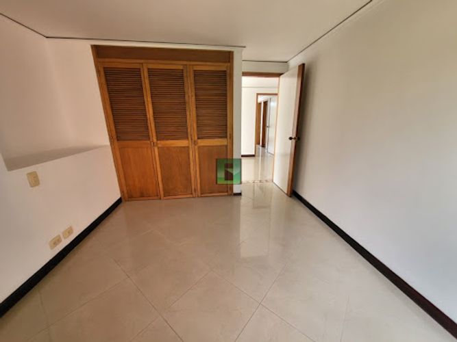 Apartamento de 3 alcobas en arriendo en Los Balsos, Medellín, 141 m² · foto 17 de 24