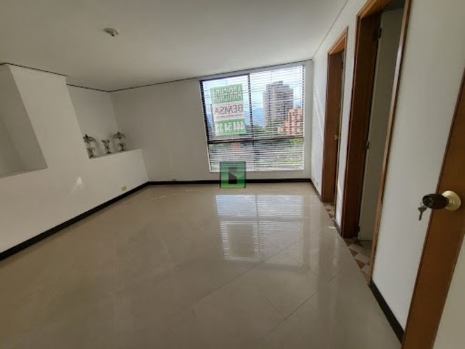 Apartamento de 3 alcobas en arriendo en Los Balsos, Medellín, 141 m² · foto 19 de 24
