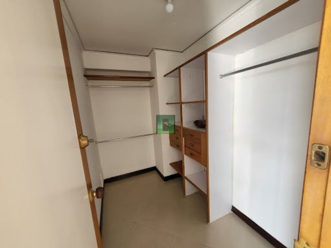 Apartamento de 3 alcobas en arriendo en Los Balsos, Medellín, 141 m² · foto 20 de 24