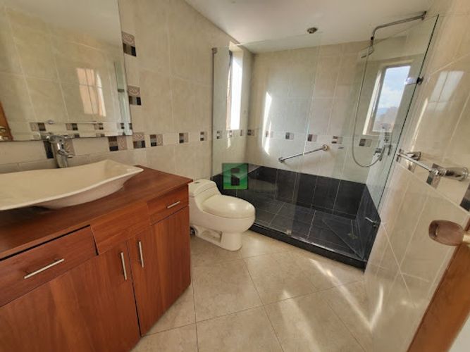 Apartamento de 3 alcobas en arriendo en Los Balsos, Medellín, 141 m² · foto 22 de 24
