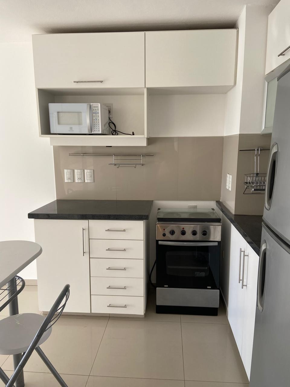 Divino Apto de 1 d, nuevo y luminoso, balcón y garage $32000 · Foto 2